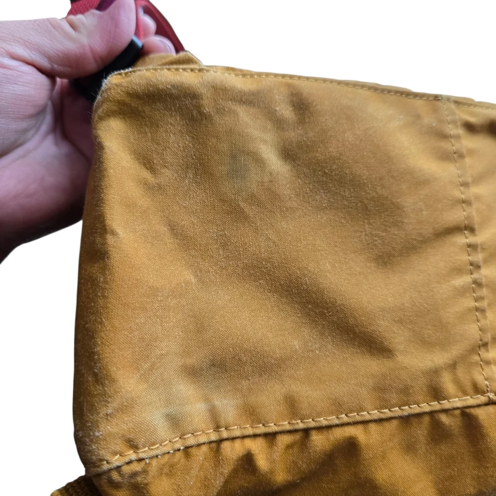 Fjallraven | Kanken Classic Backpack for Everyday | Acorn/Ox Red - Picture 12 of 14